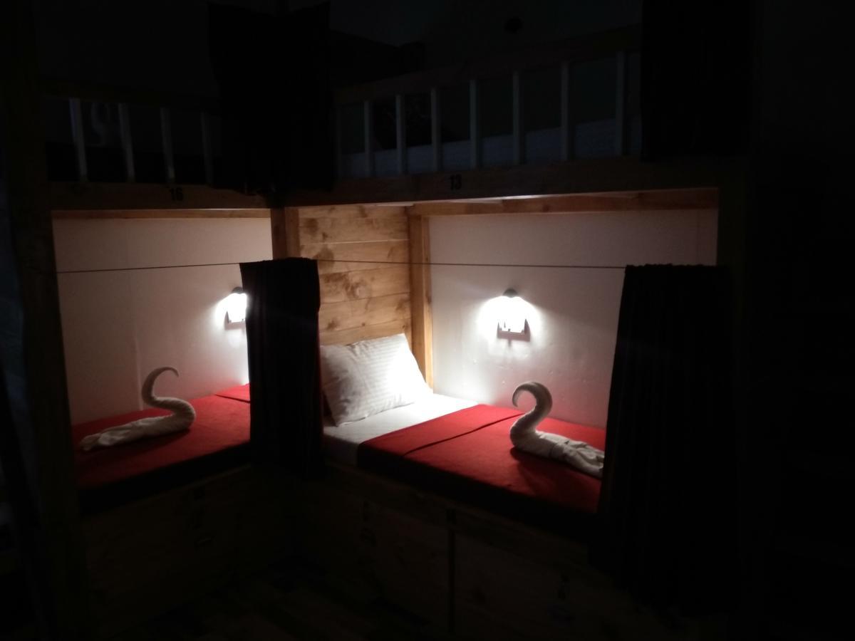 Albergue Curlies Zulu Land Anjuna Exterior foto